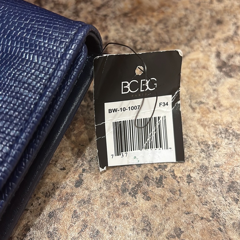 BCBG Wallet NWT - Picture 2 of 7